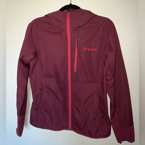 Patagonia Jackets & Blazers - Patagonia Women’s Maroon & Pink Colored Full-Zip Waterproof Jacket SIZE S